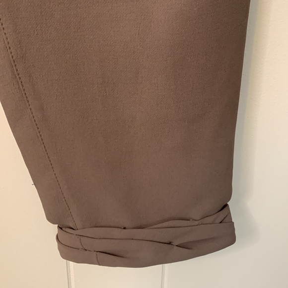 Wilfred Aritzia Taupe Cropped Pants Size 4 - Picture 3 of 8
